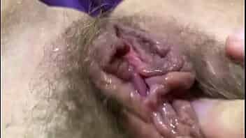 Safada brasileira se masturbando bem gostoso e enviou pelo zap video